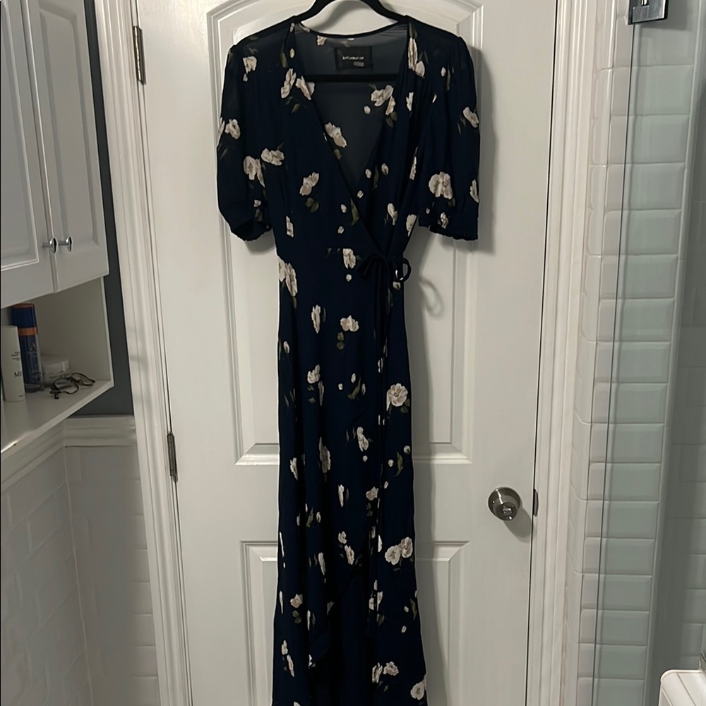 Reformation xs midi wrap dress navy blue with white floral